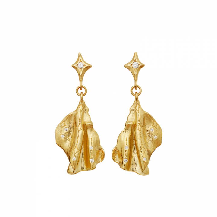 Gerda Earrings Gold i gruppen Øredobber / Gulløredobber hos SCANDINAVIAN JEWELRY DESIGN (10024A)