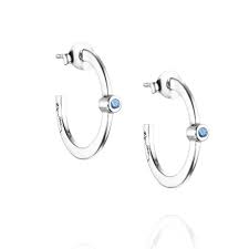 Micro Blink Hoops Earrings - Blue Topaz Silver i gruppen Øredobber / Sølvøredobber hos SCANDINAVIAN JEWELRY DESIGN (12-100-02422-0000)