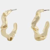 Malibu oval ear Gold i gruppen Øredobber / Gulløredobber hos SCANDINAVIAN JEWELRY DESIGN (1316-6300-257)