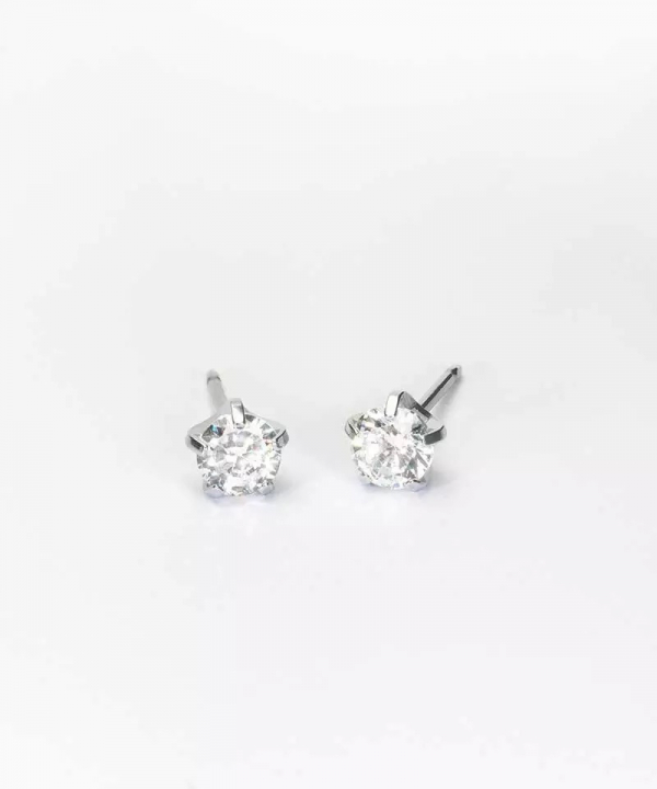 ST Tiffany Precious 5mm cz white i gruppen Øredobber / Sølvøredobber hos SCANDINAVIAN JEWELRY DESIGN (15-1494-30)