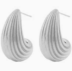 Dakota drop earrings Silver i gruppen Øredobber / Sølvøredobber hos SCANDINAVIAN JEWELRY DESIGN (325-6700-256)