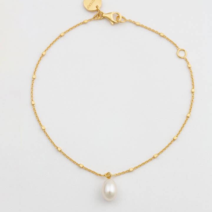 Treasure Single Pearl Bracelet Gold i gruppen Armbånd / Gullarmbånd hos SCANDINAVIAN JEWELRY DESIGN (BG1255)