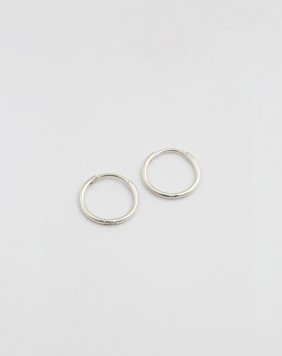 Beloved Small Hoops Silver i gruppen Øredobber / Sølvøredobber hos SCANDINAVIAN JEWELRY DESIGN (ES1088)