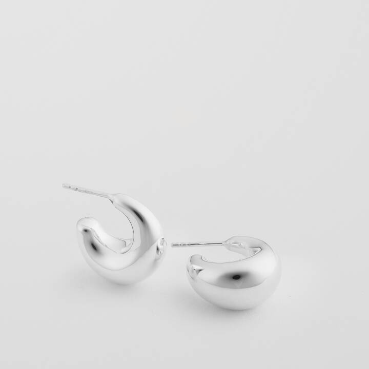Bolded Little Sis Øreringer Sølv i gruppen Øredobber / Sølvøredobber hos SCANDINAVIAN JEWELRY DESIGN (ES1236)