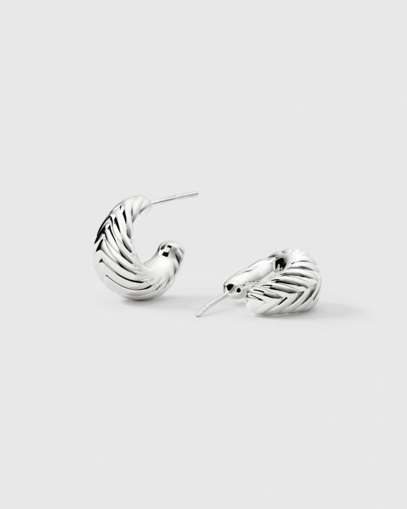 Bolded Little Sis Chevron Silver i gruppen Øredobber / Sølvøredobber hos SCANDINAVIAN JEWELRY DESIGN (ES1292)