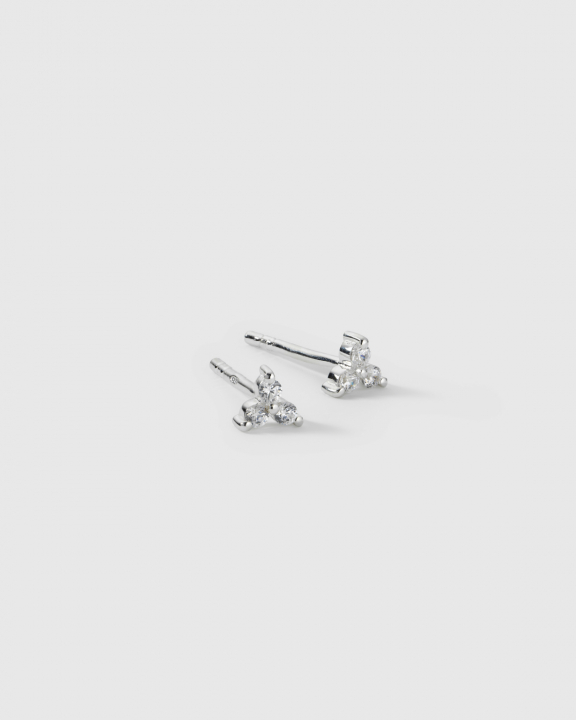 Celestia Triple Stone Studs Earrings Silver i gruppen Øredobber / Sølvøredobber hos SCANDINAVIAN JEWELRY DESIGN (ES1296)