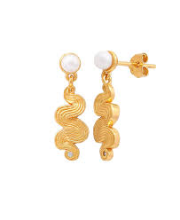 Audrey pearl earrings Gold i gruppen Øredobber / Perleøredobber hos SCANDINAVIAN JEWELRY DESIGN (S08586G)