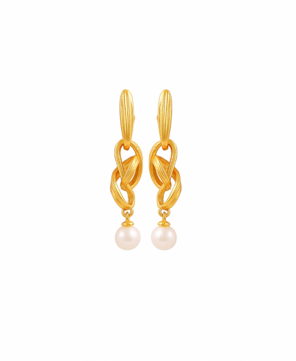 Tiril Earrings Gold i gruppen Øredobber / Perleøredobber hos SCANDINAVIAN JEWELRY DESIGN (S08643G)