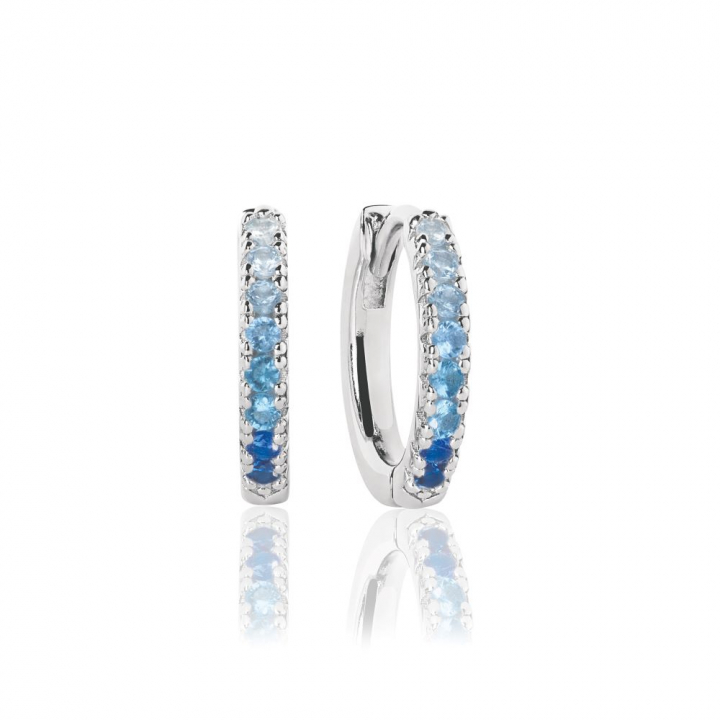 Ellera Medio - med zirkoner i blå och vit gradient Øreringer i gruppen Øredobber / Sølvøredobber hos SCANDINAVIAN JEWELRY DESIGN (SJ-E2859-GBL)