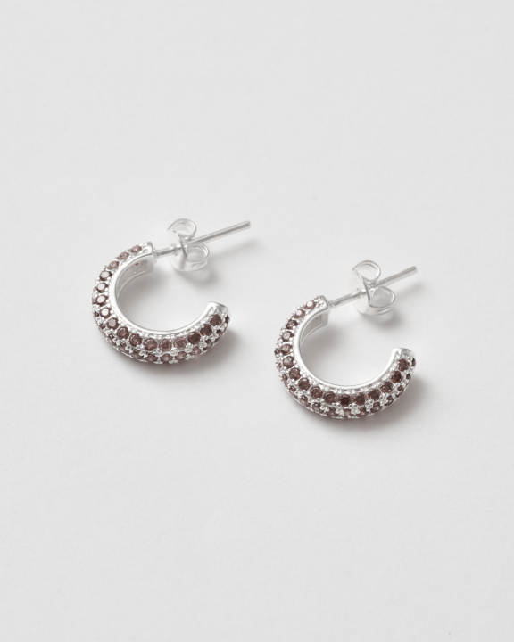  i gruppen Øredobber / Sølvøredobber hos SCANDINAVIAN JEWELRY DESIGN (SW-OHM-S-BR)