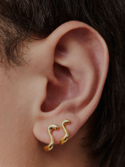 Lotus 9 Huggie Goldplated Silver (RIGHT)