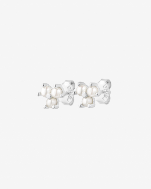 Petite Star pearl studs/Øreringer