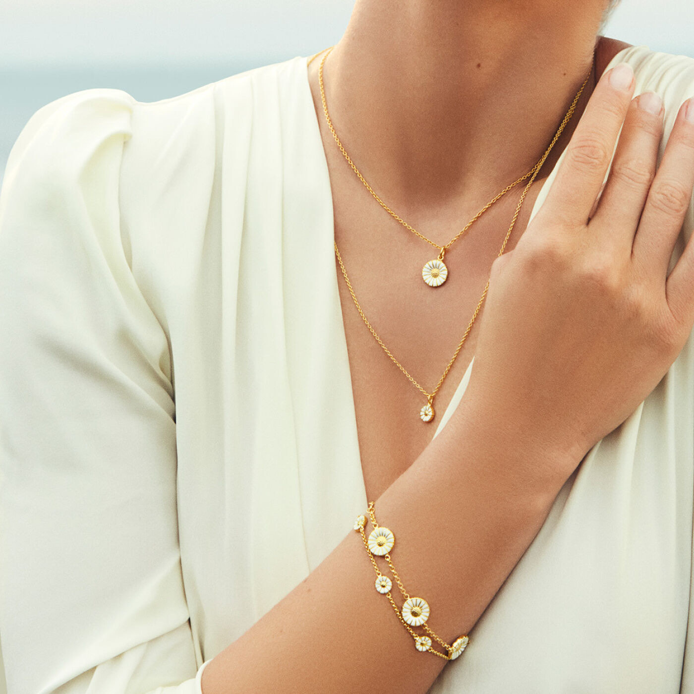 DAISY Armbånd Sølv gullplettert WHITE ENAMEL 5X7 MM DAISY 18.5 cm