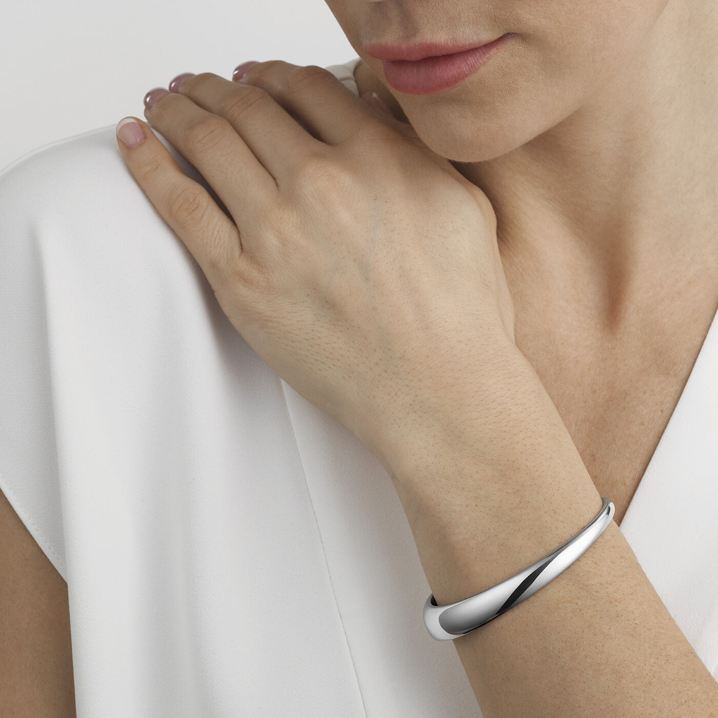 CURVE SMALL BANGLE Armbånd Sølv