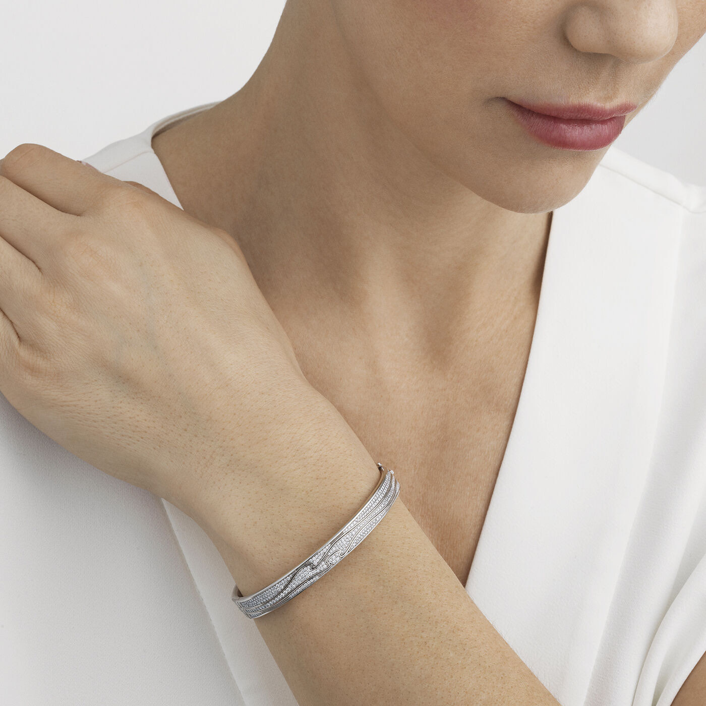FUSION BANGLE Armbånd FULL PAVÉ 2.19 ct Hvitt gull