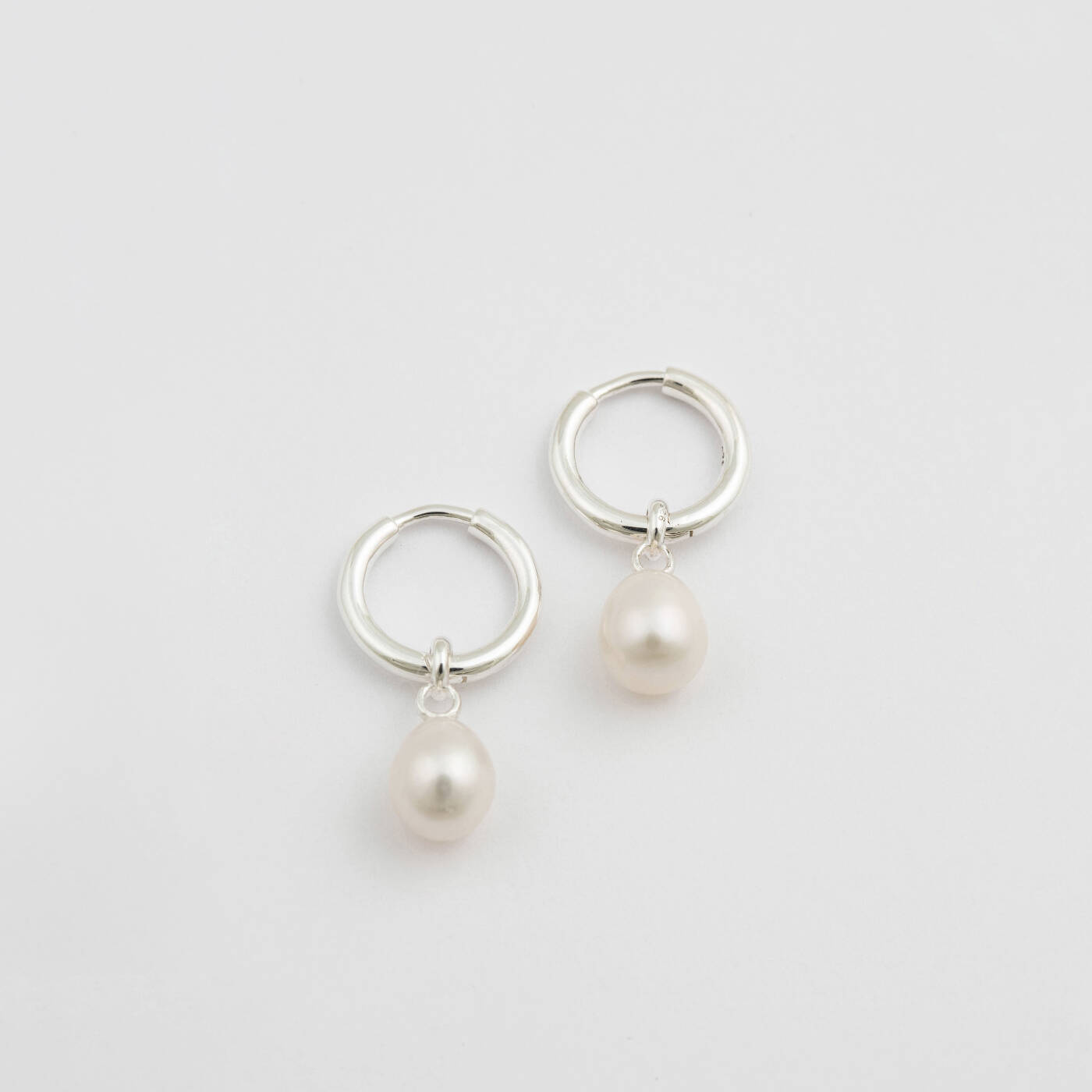 Treasure Pearl Hoops Sølv