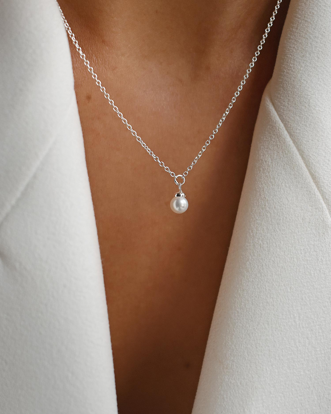 Petite Pearl single necklace silver