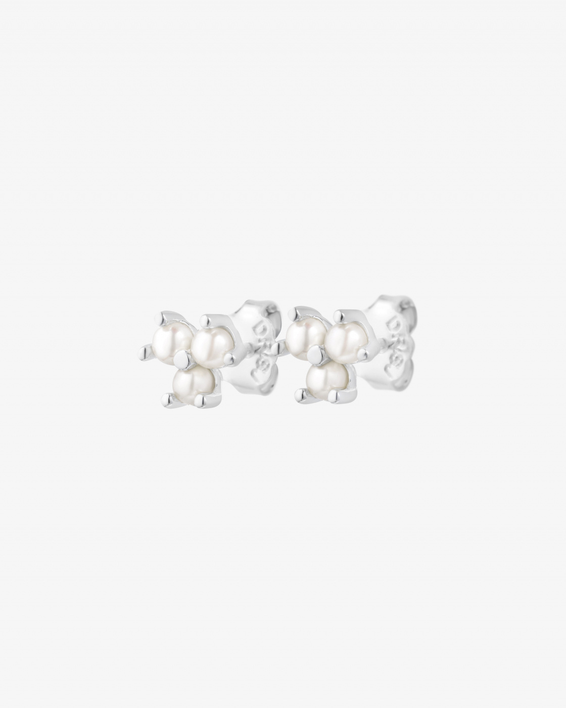 Petite Star pearl studs/Øreringer