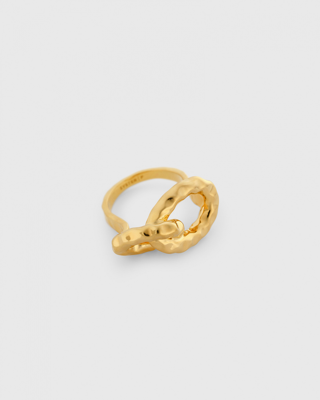 Bolded Hammered Links Ring Gold