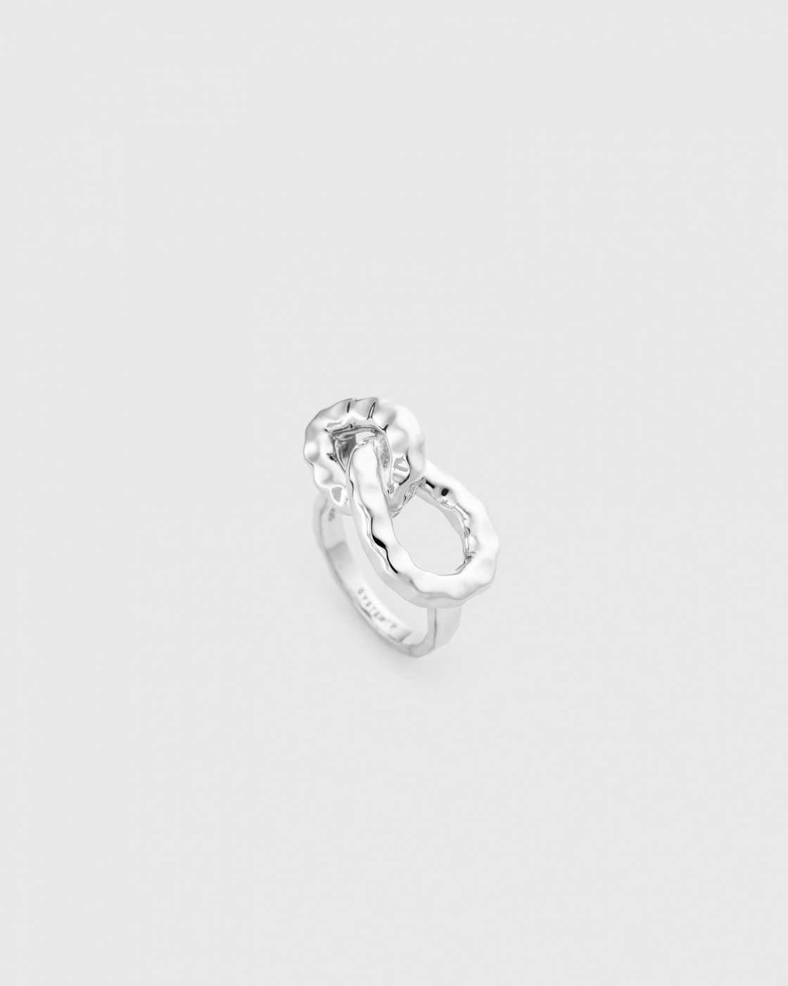 Bolded Hammered Links Ring Silver